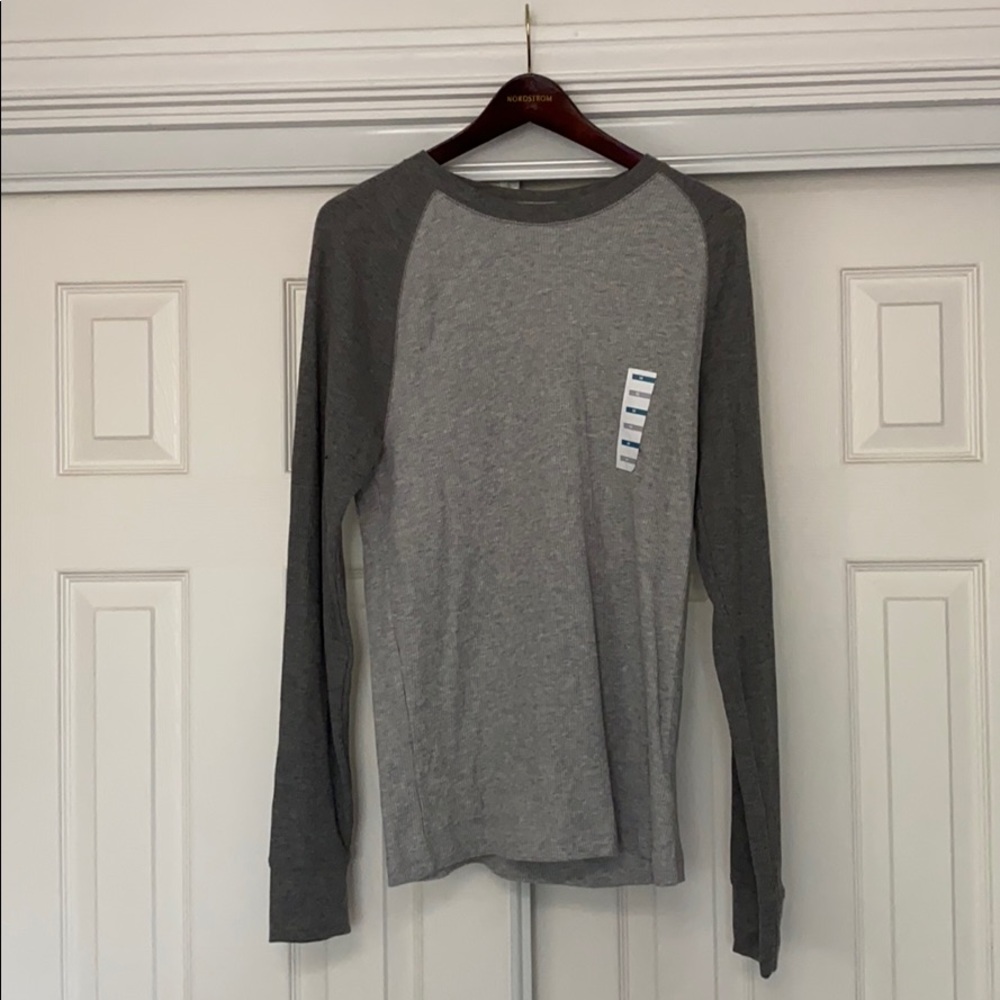 Mens long sleeve shirt. Medium size.